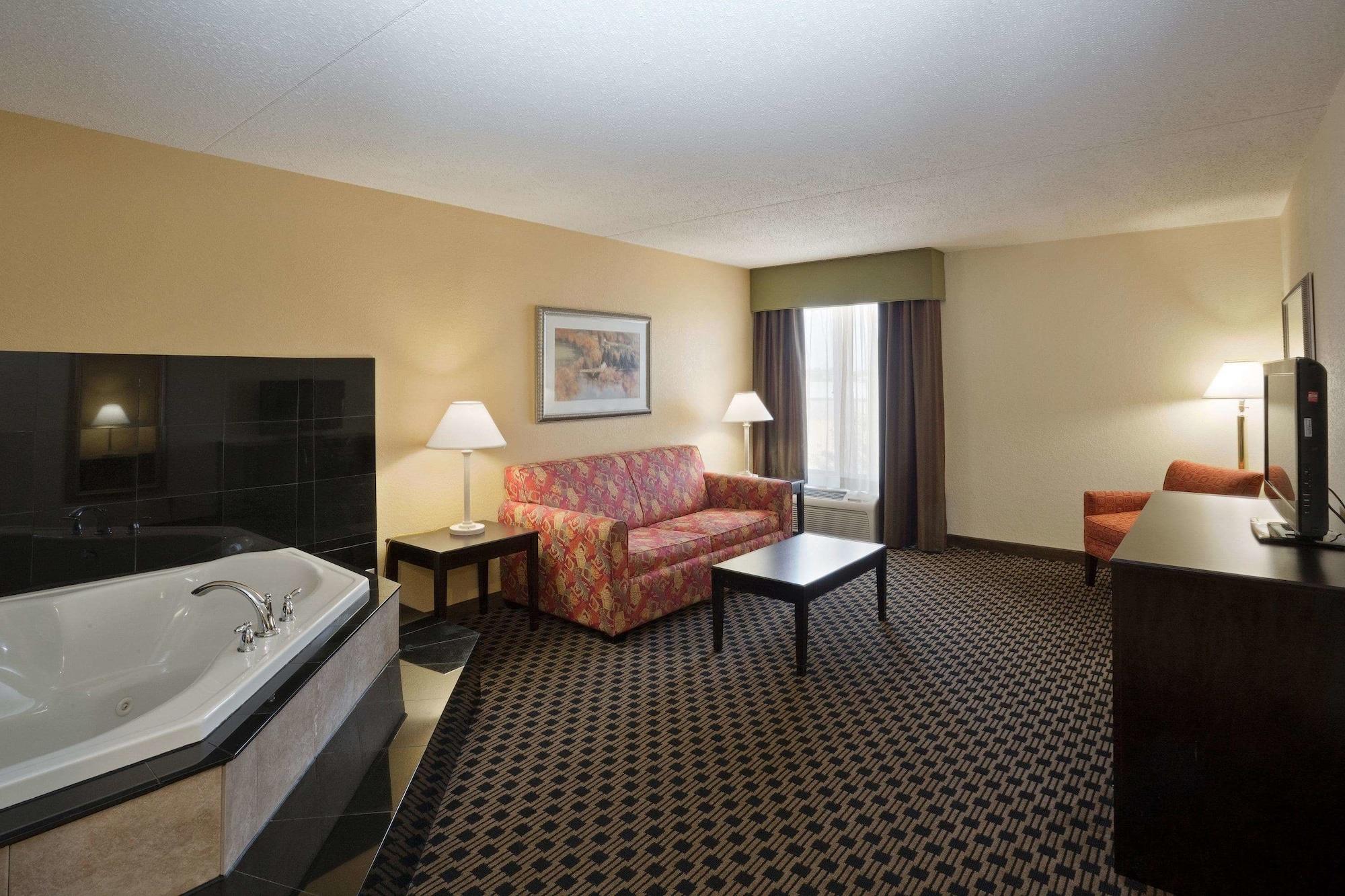 La Quinta By Wyndham Salina Hotel Екстериор снимка