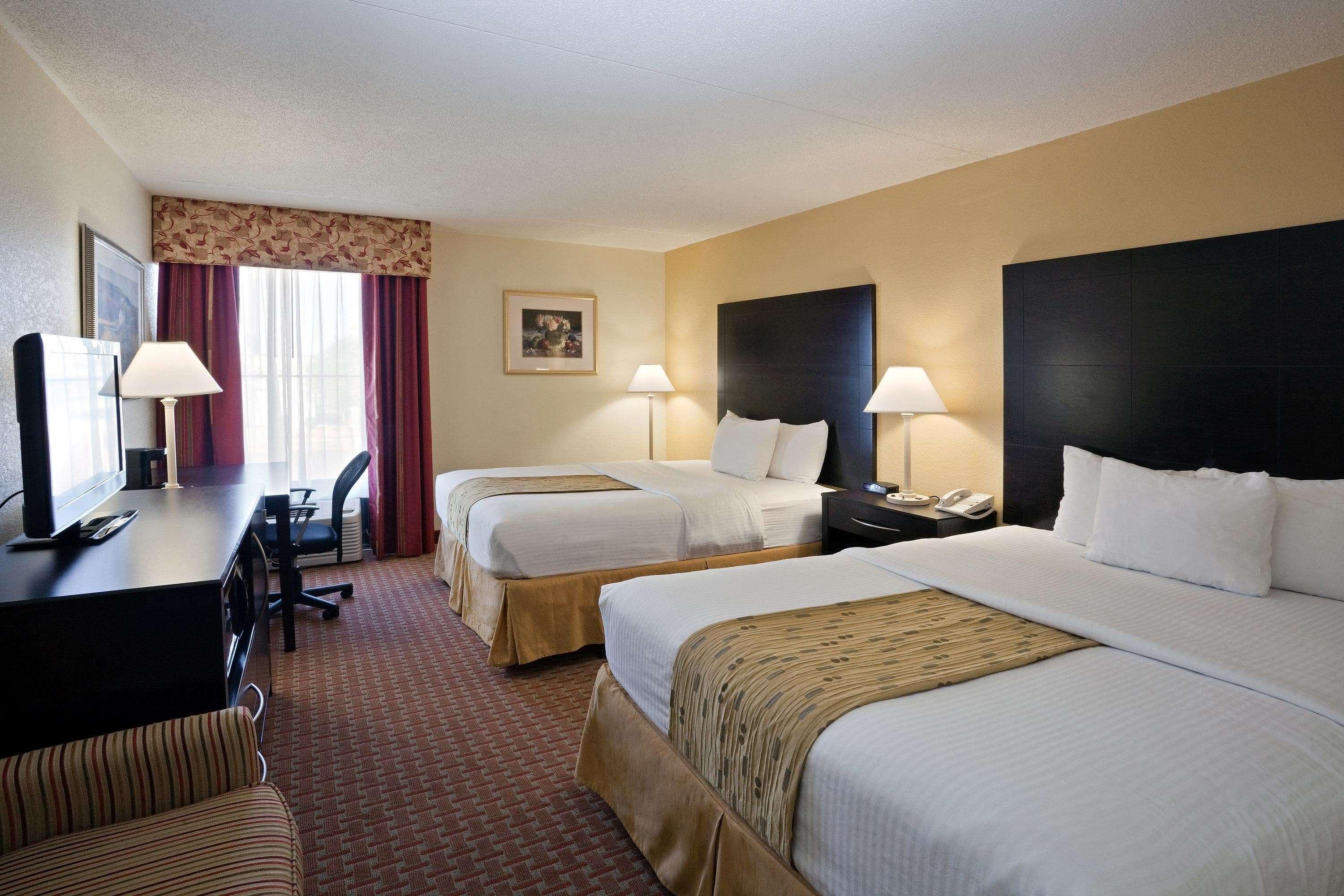 La Quinta By Wyndham Salina Hotel Екстериор снимка