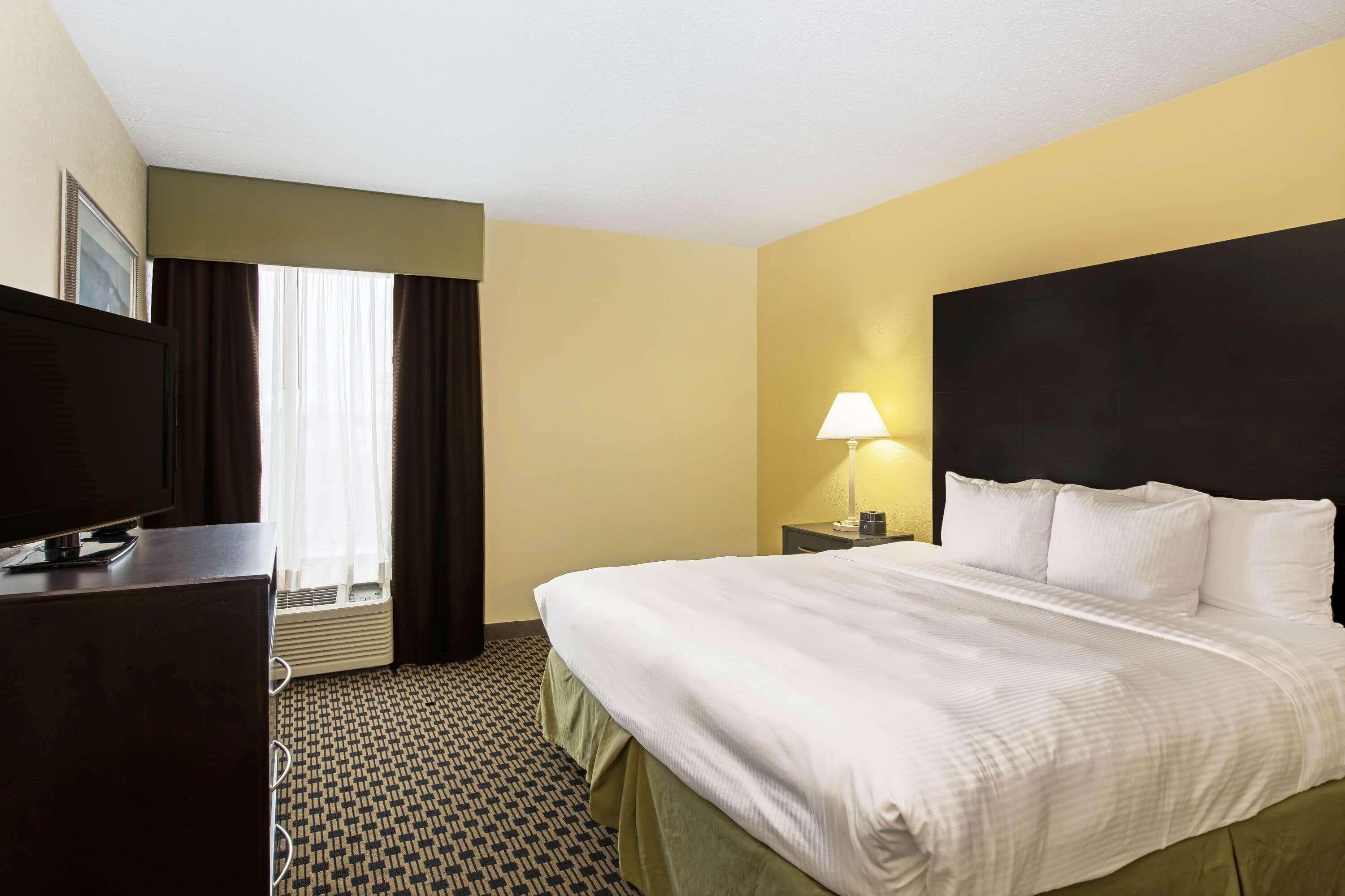 La Quinta By Wyndham Salina Hotel Екстериор снимка