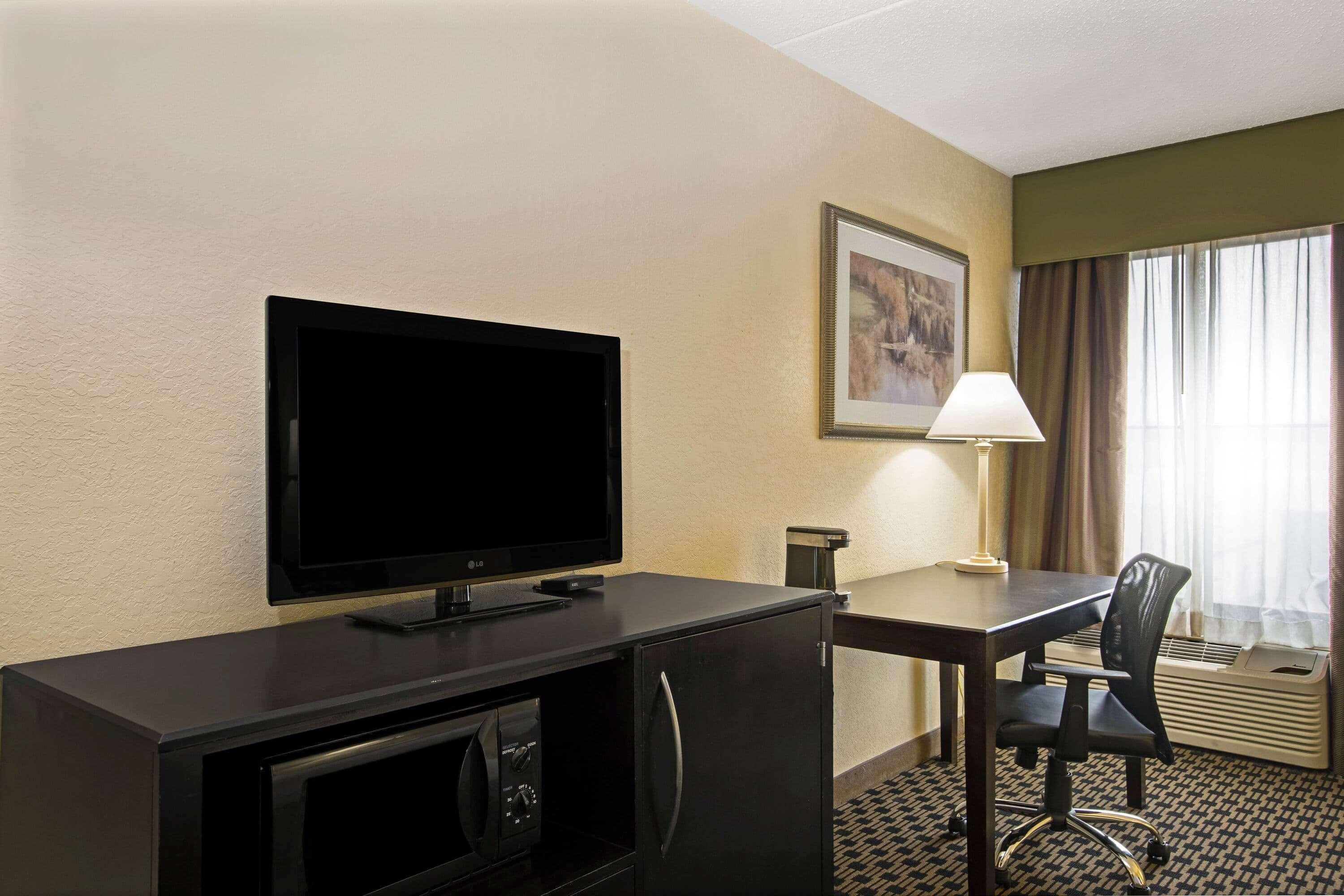 La Quinta By Wyndham Salina Hotel Екстериор снимка