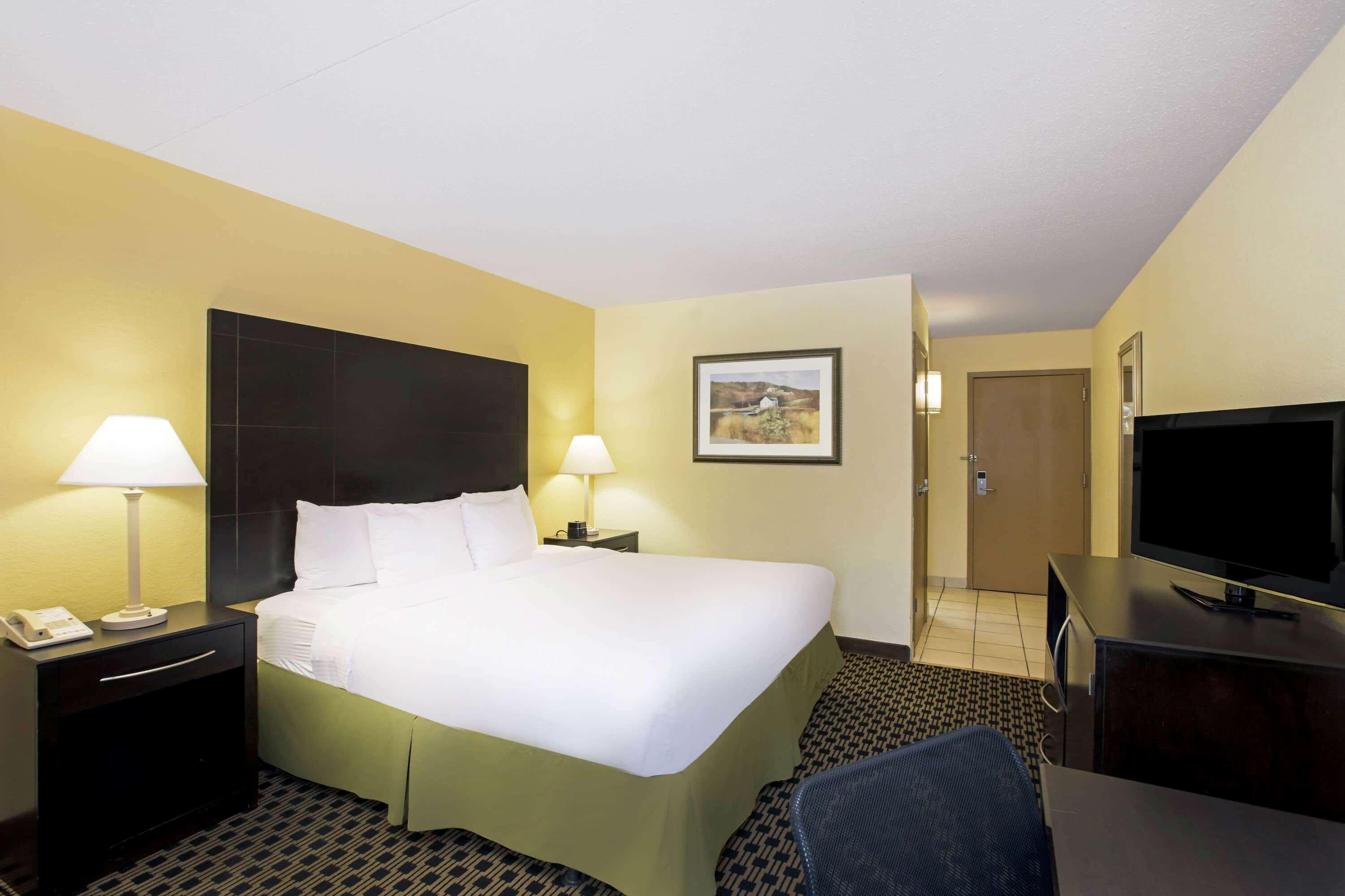 La Quinta By Wyndham Salina Hotel Екстериор снимка
